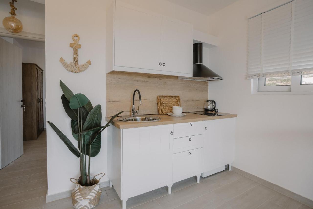 Miramar Karystos Aparthotel Ngoại thất bức ảnh